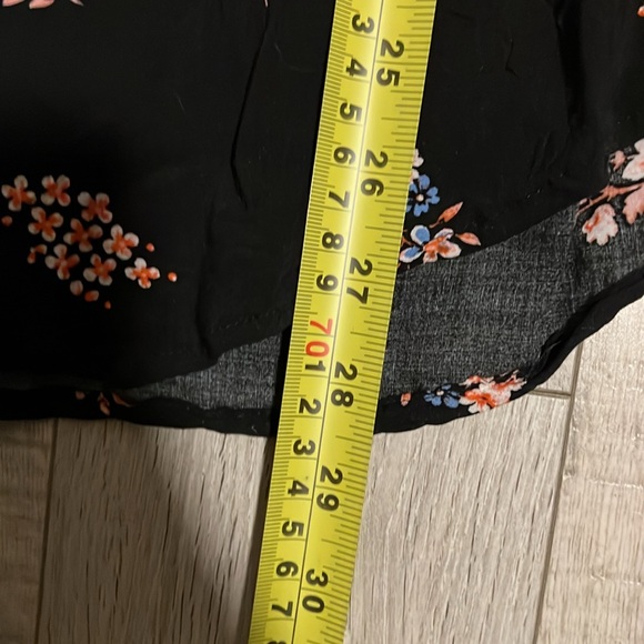 Express Long Sleeve Tunic Top - Picture 10 of 11